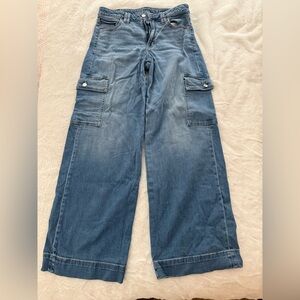 AE Dreamy Drape Stretch Super High-Waisted Cargo Baggy Wide-Leg Jean